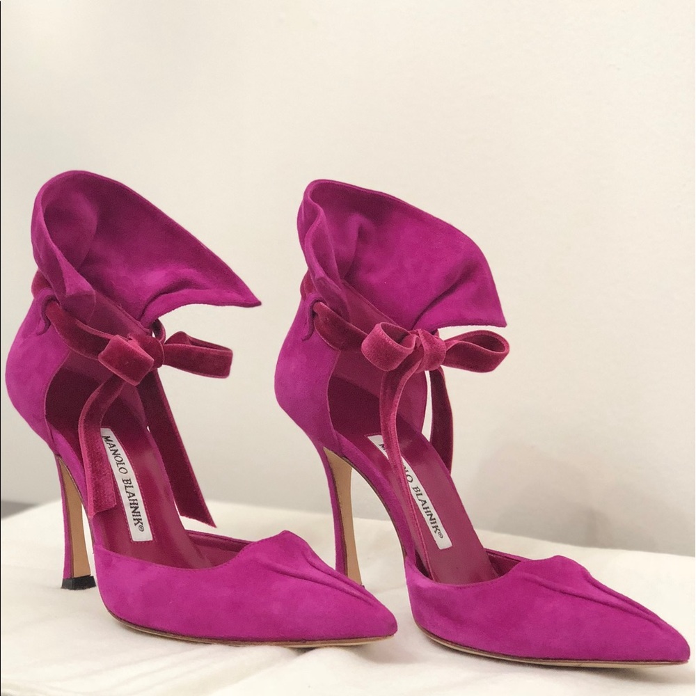 Manolo Blahnik Hot Pink Suede sz 6/36